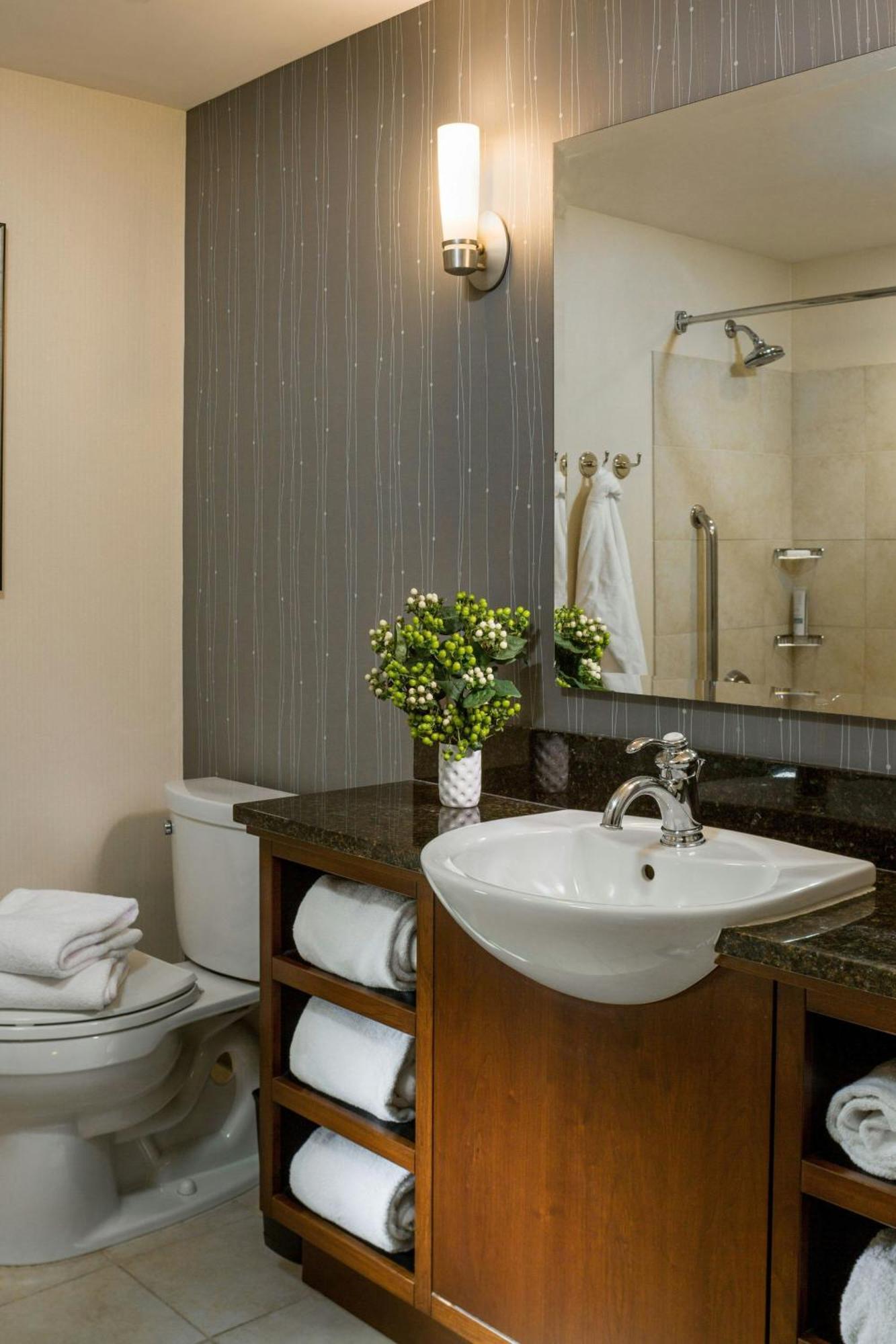 Hotel Courtyard Burlington Harbor Exterior foto